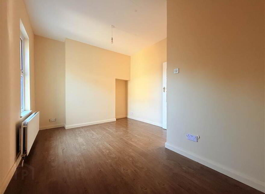 40 Iveagh Drive, Belfast, BT12 6AY