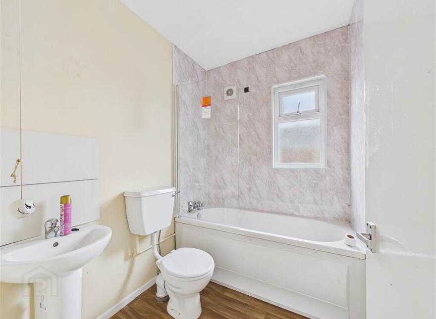40 Iveagh Drive, Belfast, BT12 6AY