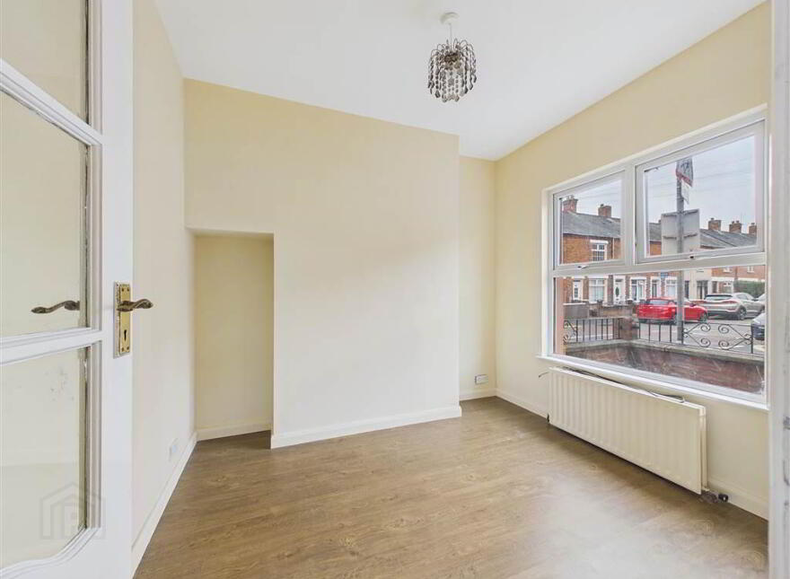 40 Iveagh Drive, Belfast, BT12 6AY