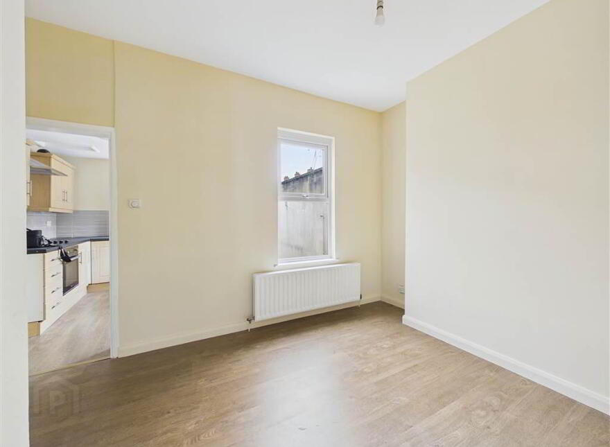 40 Iveagh Drive, Belfast, BT12 6AY