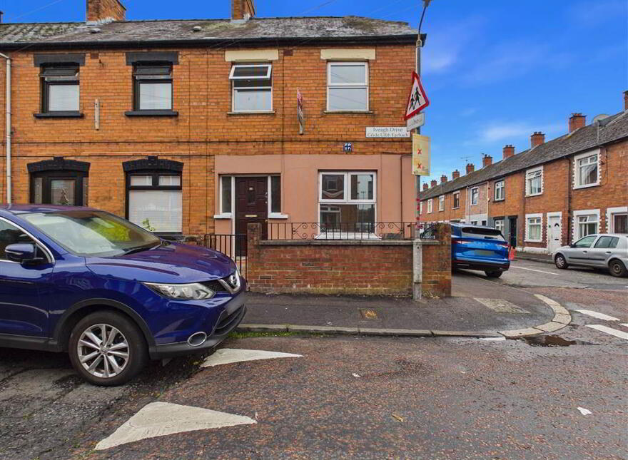 40 Iveagh Drive, Belfast, BT12 6AY