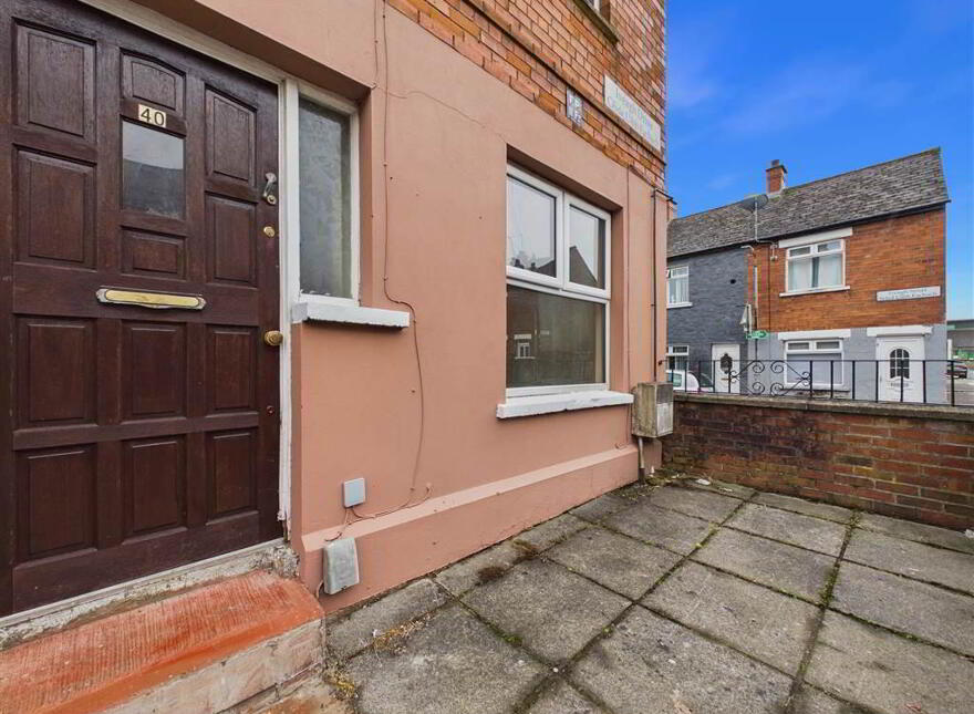 40 Iveagh Drive, Belfast, BT12 6AY