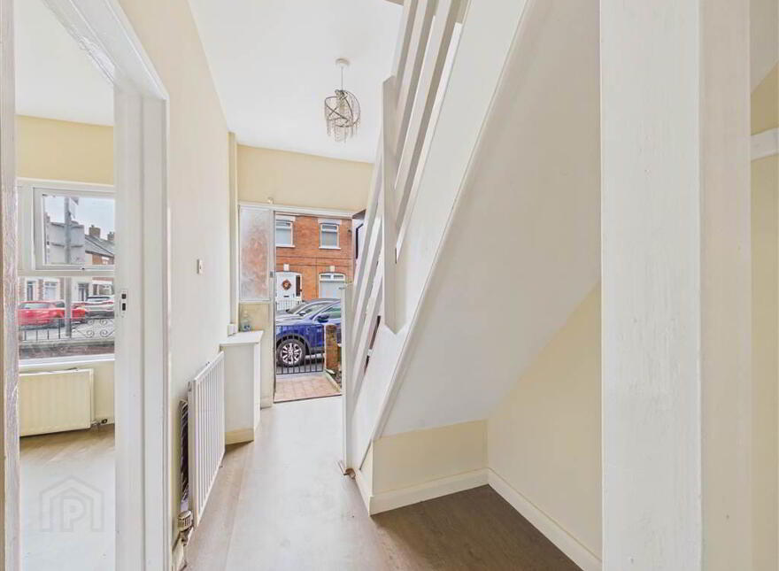 40 Iveagh Drive, Belfast, BT12 6AY