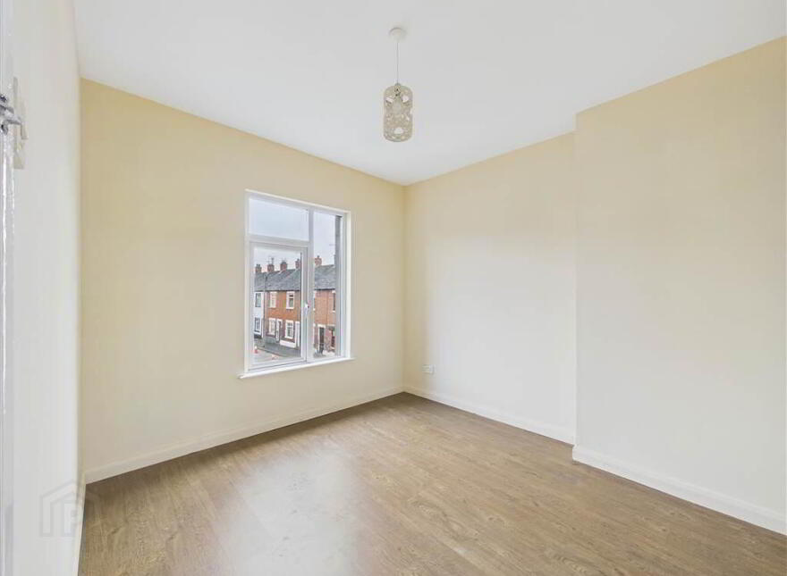 40 Iveagh Drive, Belfast, BT12 6AY