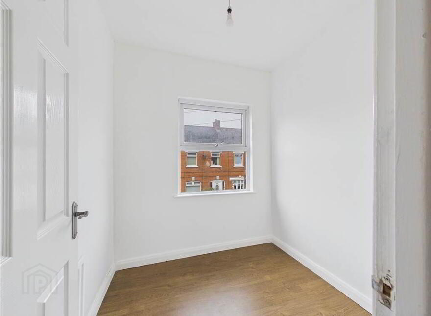 40 Iveagh Drive, Belfast, BT12 6AY