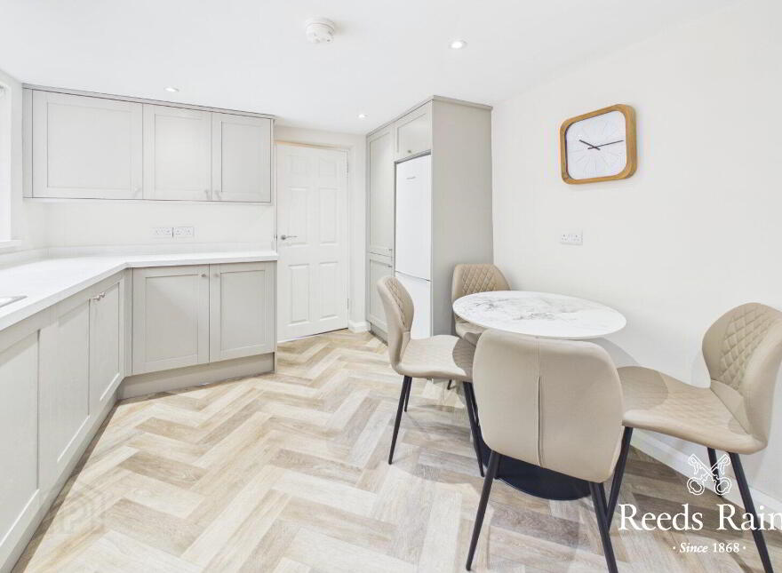 15 Millvale Road, Hillsborough, BT26 6HR