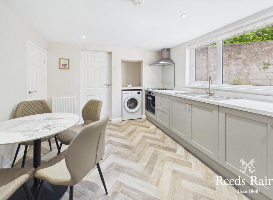 15 Millvale Road, Hillsborough, BT26 6HR