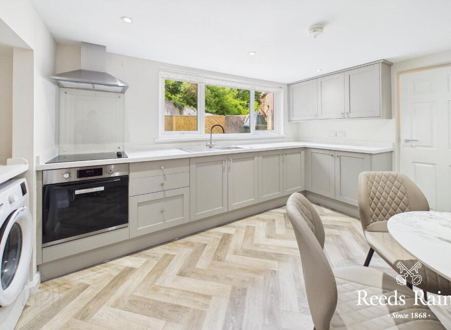 15 Millvale Road, Hillsborough, BT26 6HR