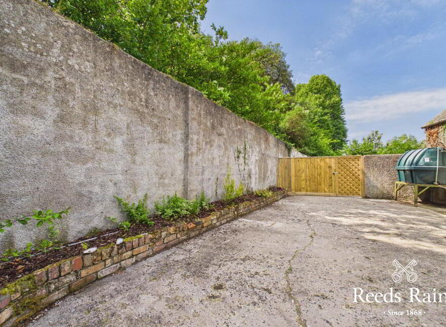 15 Millvale Road, Hillsborough, BT26 6HR