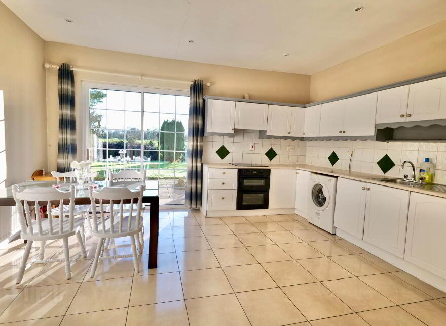 11 Pike Farm, Charleville, P56R890