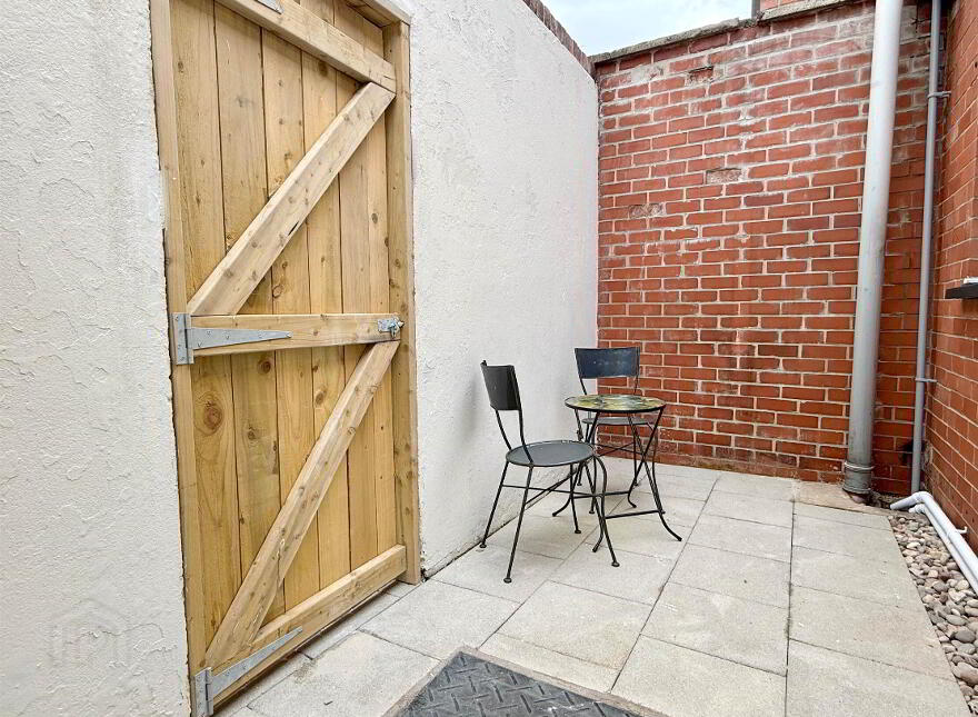 34 Donard Street, Ravenhill Road, Belfast, BT6 8EL