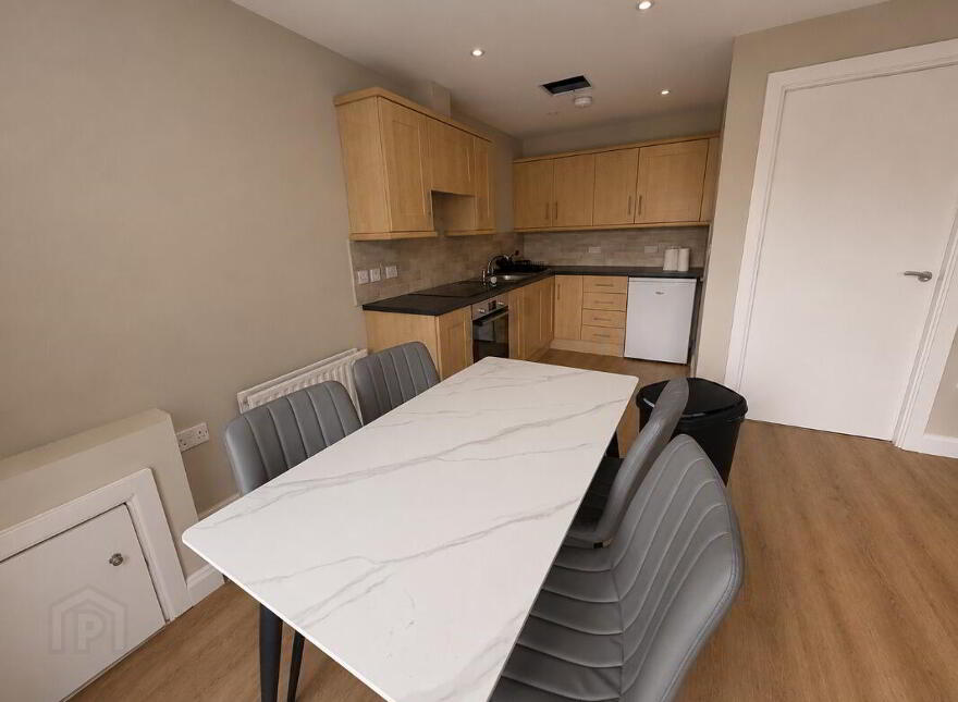 110 College Court Central, Belfast, BT1 6BF