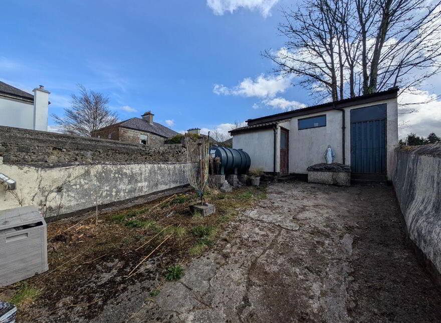 Chapel Street, Swinford, F12Y062