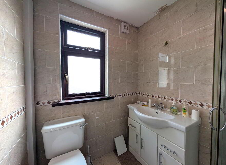Chapel Street, Swinford, F12Y062
