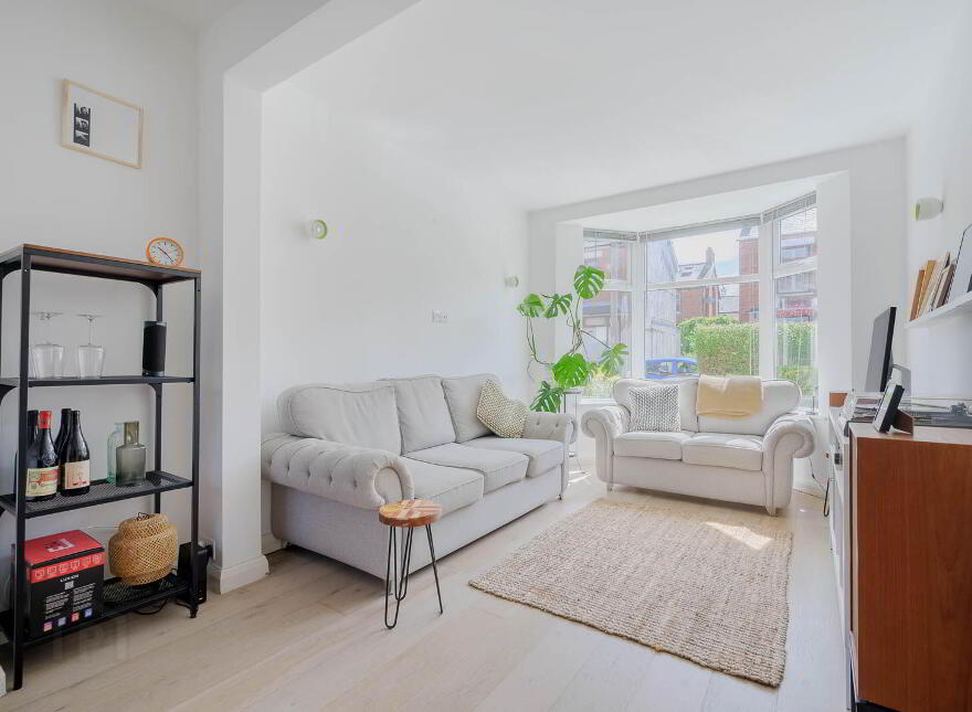 27 Clarendon Avenue, Belfast, BT5 5JT