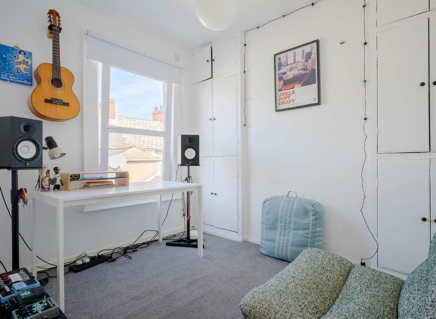 27 Clarendon Avenue, Belfast, BT5 5JT
