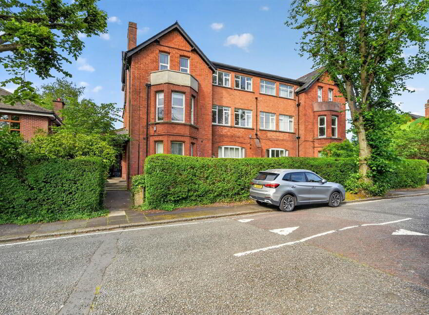 Apt 4, 50 Myrtlefield Park, Belfast, BT9 6NF