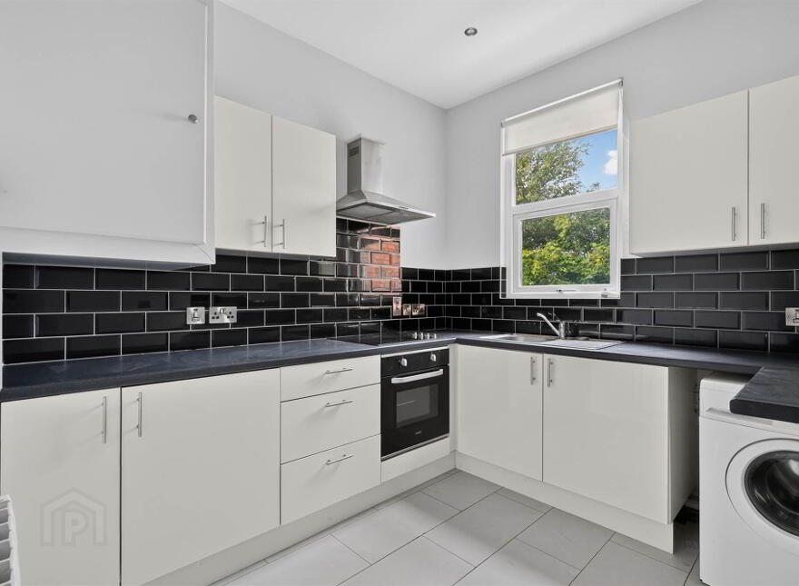 Apt 4, 50 Myrtlefield Park, Belfast, BT9 6NF