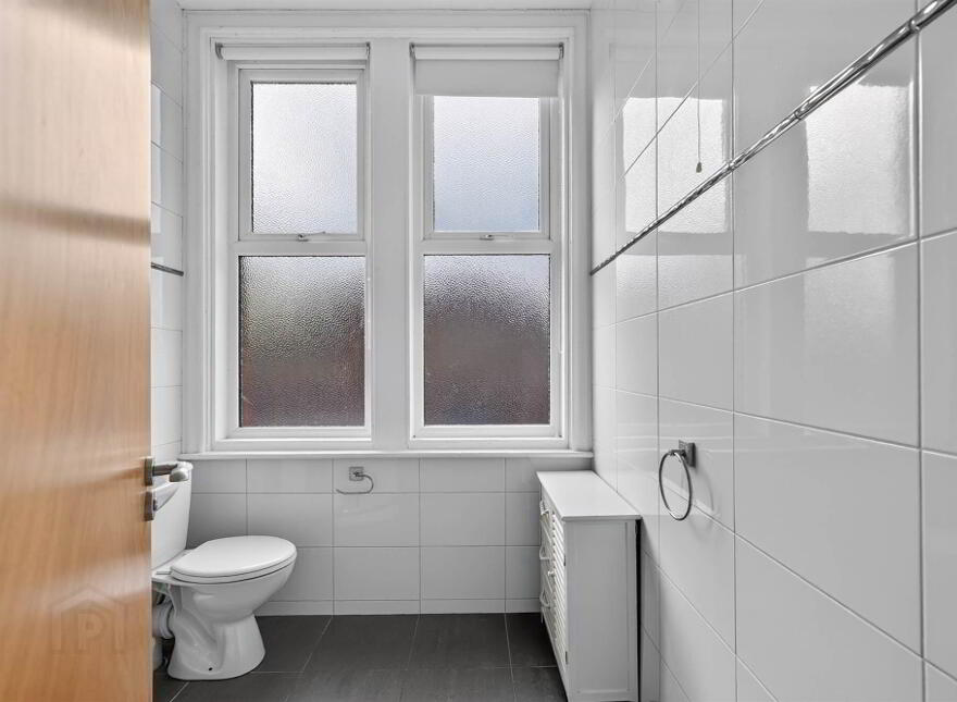 Apt 4, 50 Myrtlefield Park, Belfast, BT9 6NF