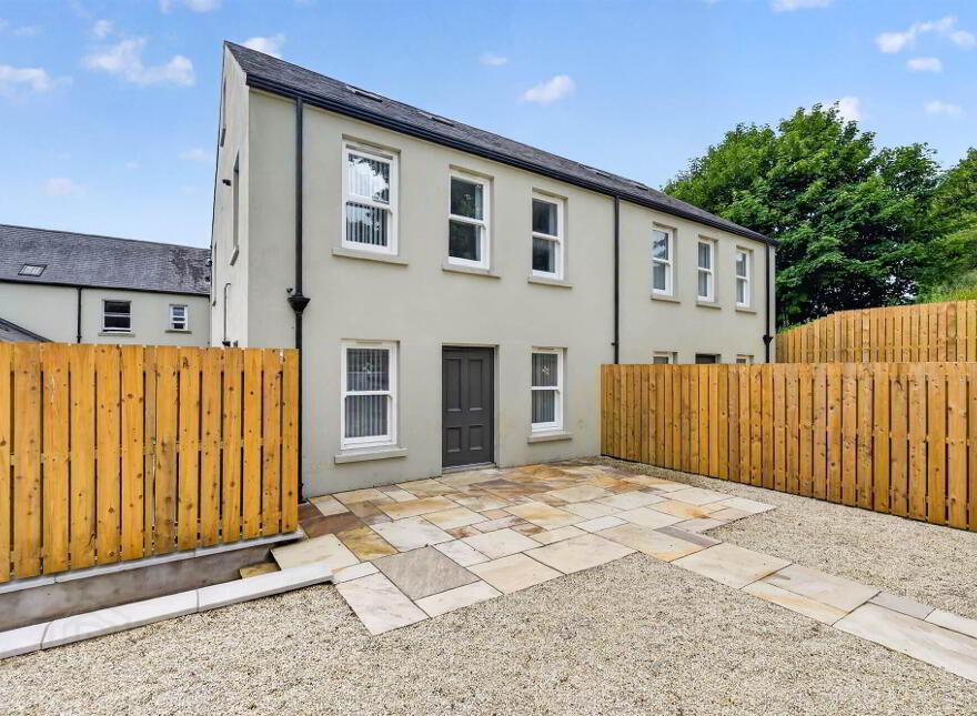 Apt 6, 53 Bridge Street, Lisburn, BT28 1XZ