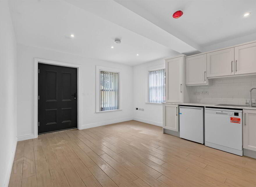 Apt 6, 53 Bridge Street, Lisburn, BT28 1XZ