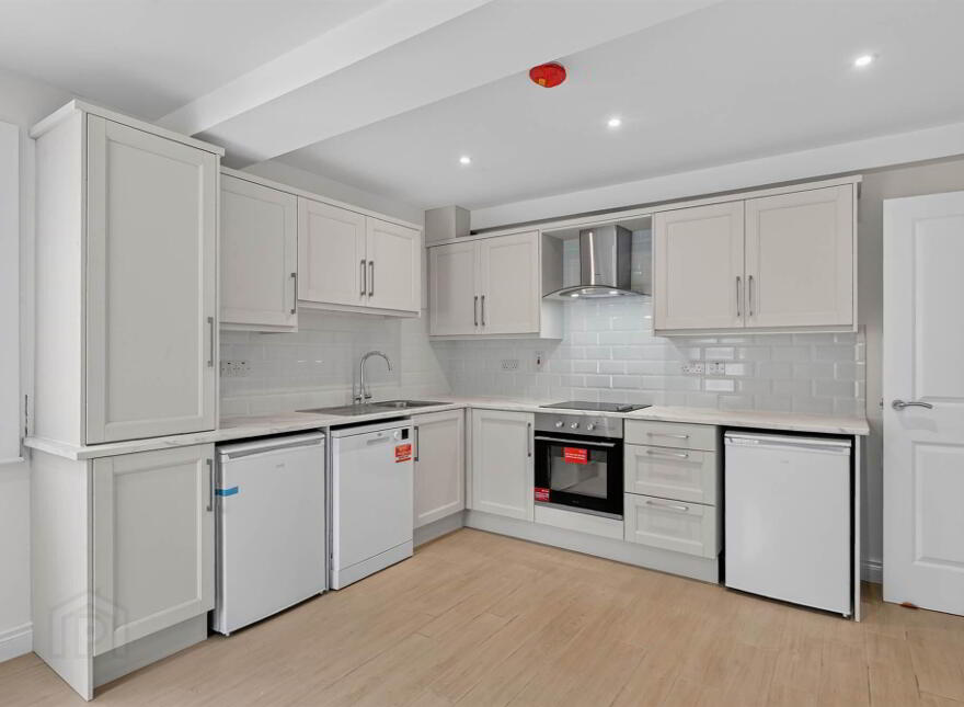Apt 6, 53 Bridge Street, Lisburn, BT28 1XZ