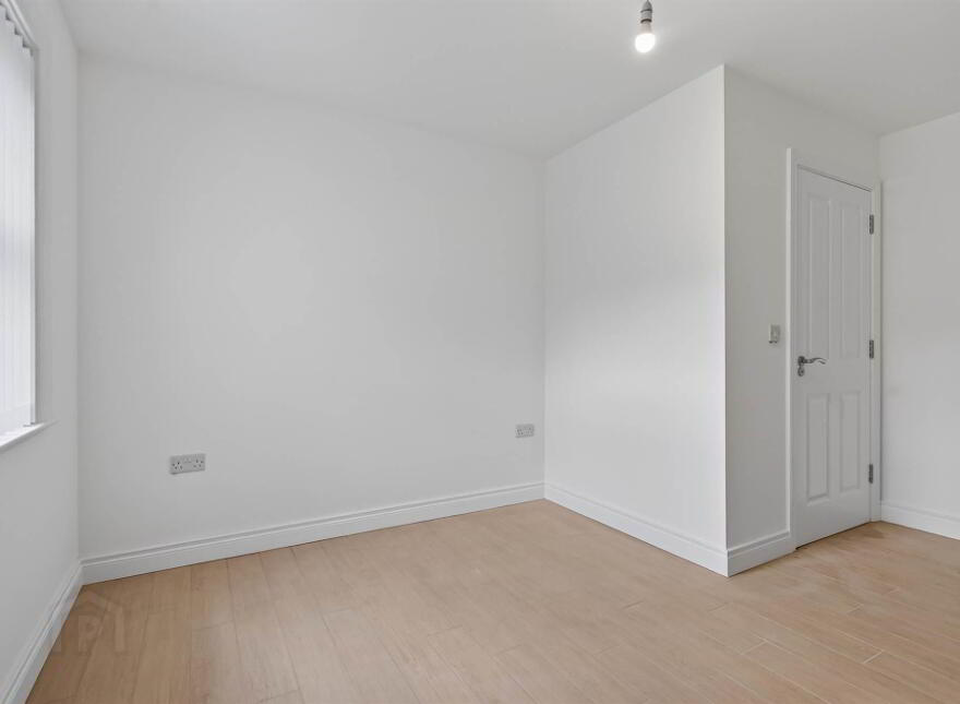 Apt 6, 53 Bridge Street, Lisburn, BT28 1XZ