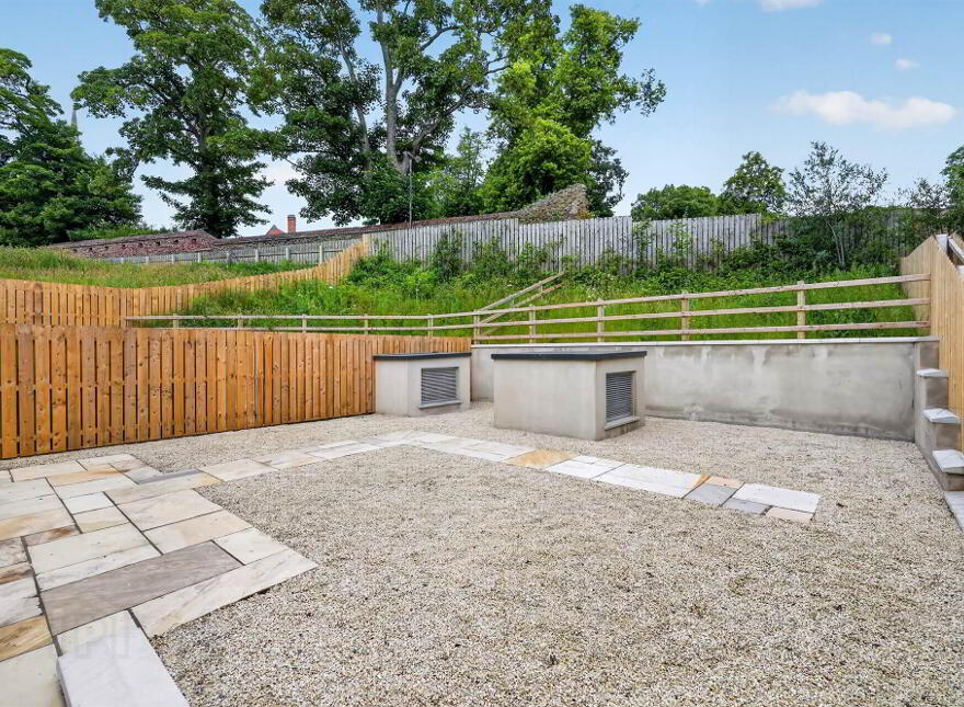 Apt 6, 53 Bridge Street, Lisburn, BT28 1XZ