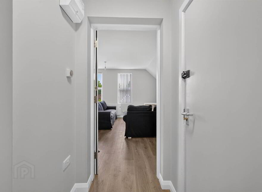 Apt 5, 52 Myrtlefield Park, Belfast, BT9 6NF