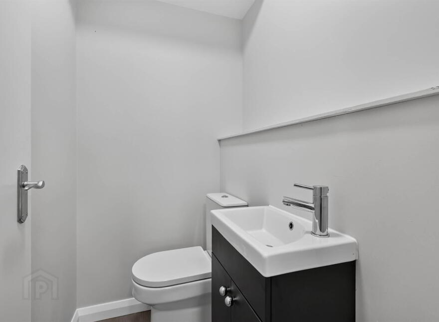 Apt 5, 52 Myrtlefield Park, Belfast, BT9 6NF