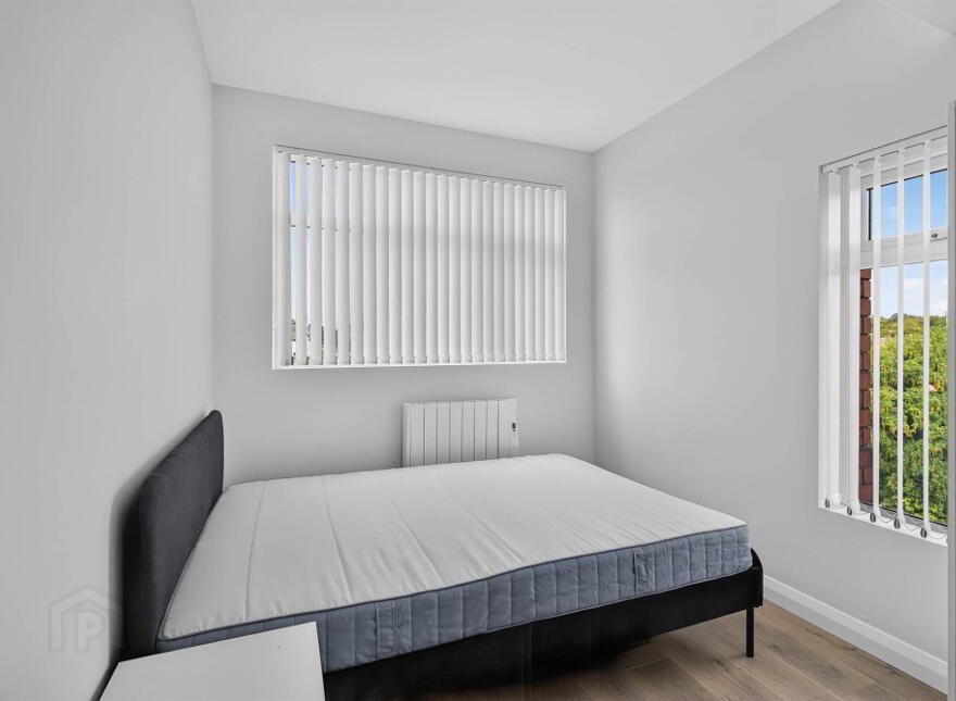 Apt 5, 52 Myrtlefield Park, Belfast, BT9 6NF