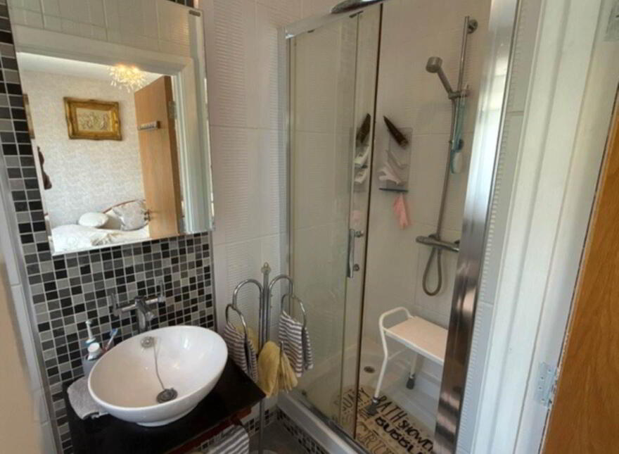 Apt 1, Rhanbuoy Park, Carrickfergus, BT38 8BS