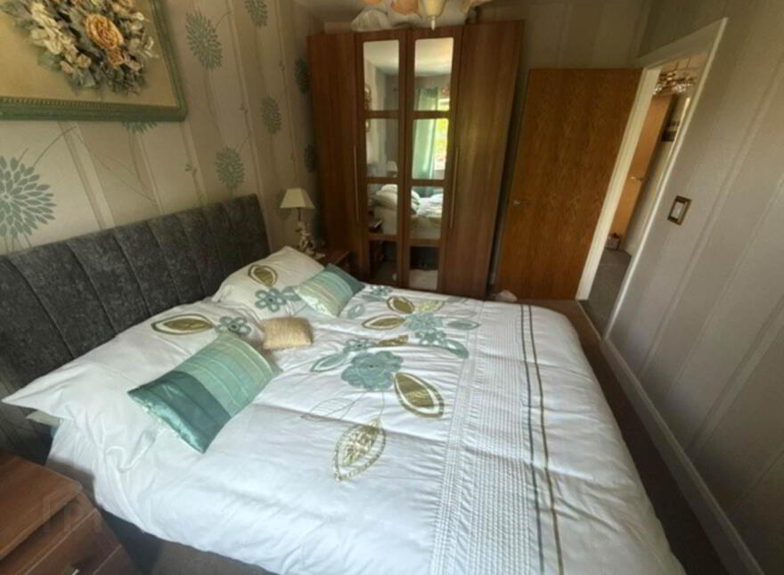 Apt 1, Rhanbuoy Park, Carrickfergus, BT38 8BS