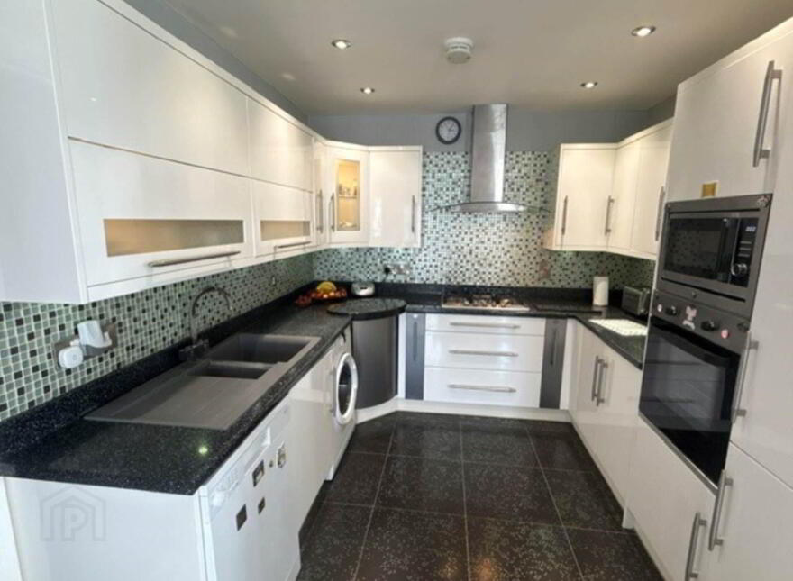 Apt 1, Rhanbuoy Park, Carrickfergus, BT38 8BS