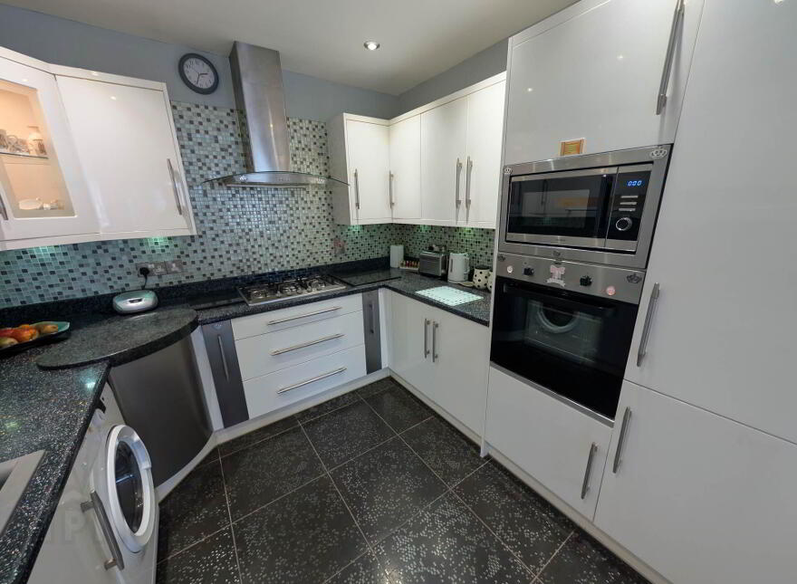 Apt 1, Rhanbuoy Park, Carrickfergus, BT38 8BS