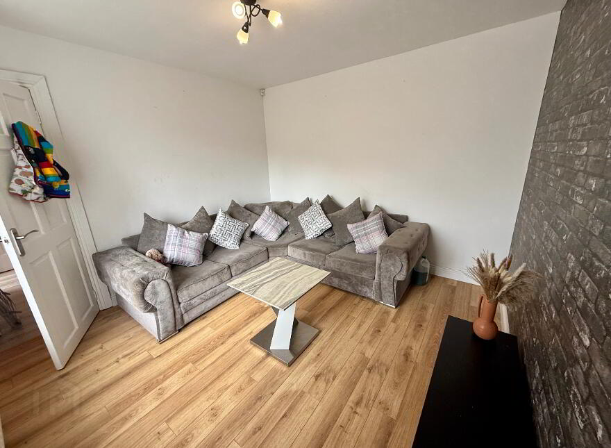 75 Laurelvale, Crumlin, BT29 4WN