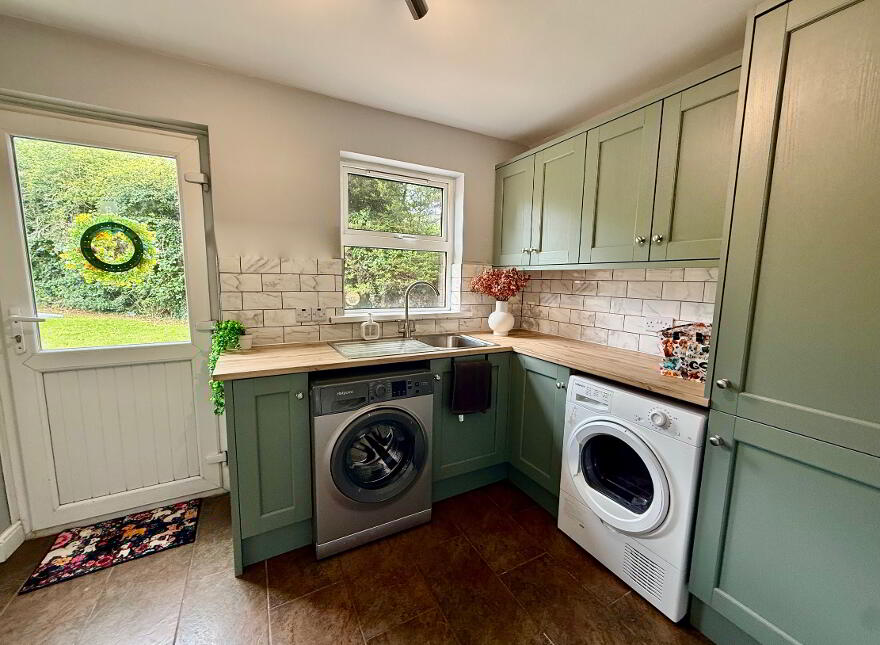 75 Laurelvale, Crumlin, BT29 4WN