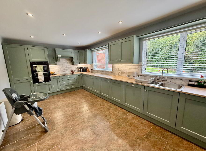 75 Laurelvale, Crumlin, BT29 4WN