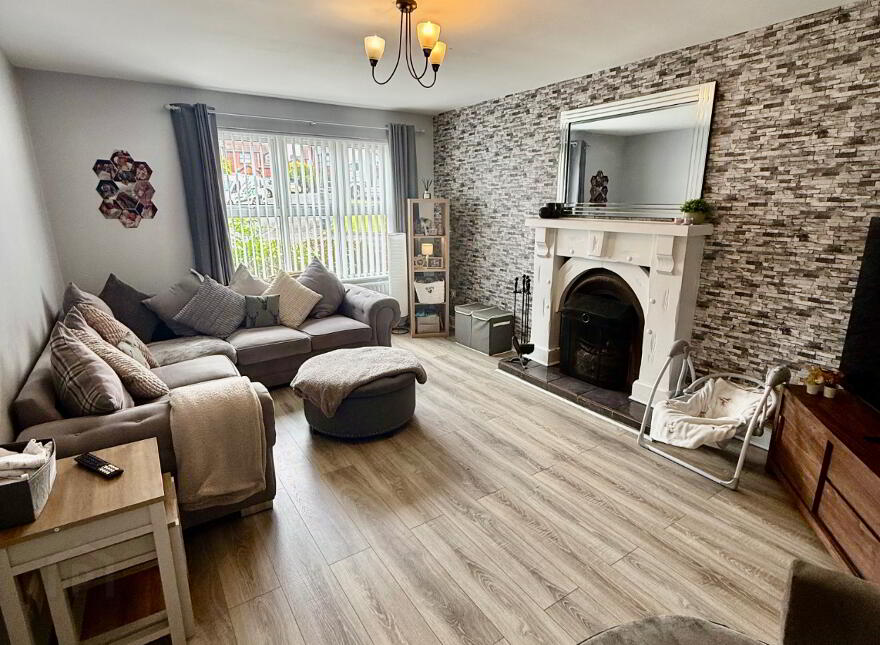 75 Laurelvale, Crumlin, BT29 4WN