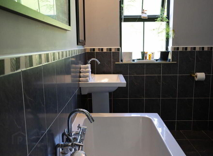 Well House, School Road, Upper, Aghada, P25F446