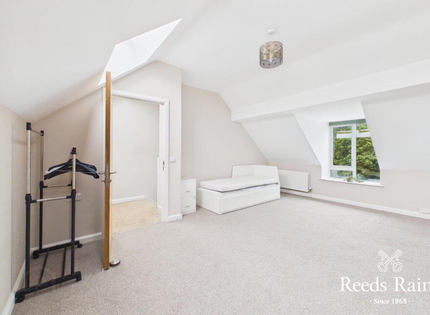 22 Ormeau Embankment, Belfast, BT6 8LU