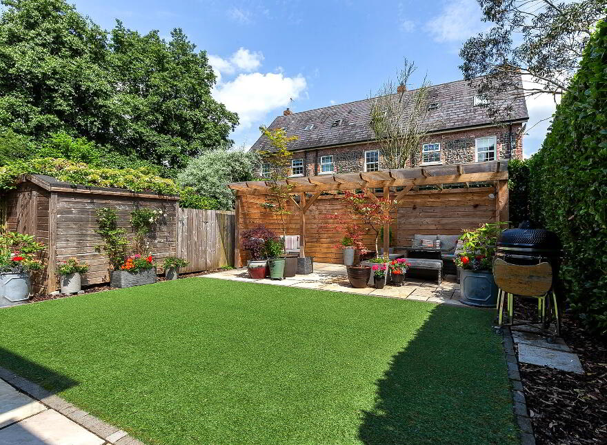27 Governors Gate, Royal Hillsborough, BT26 6FE