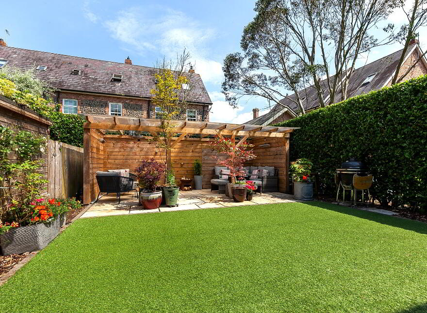 27 Governors Gate, Royal Hillsborough, BT26 6FE