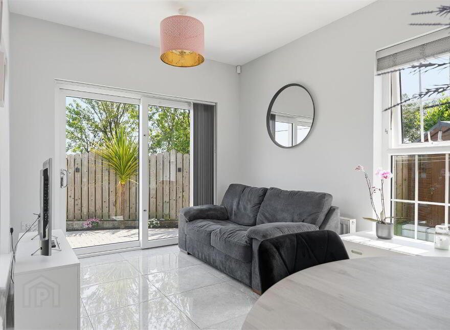 6 Hollymount Hall, Saintfield, BT24 7FU