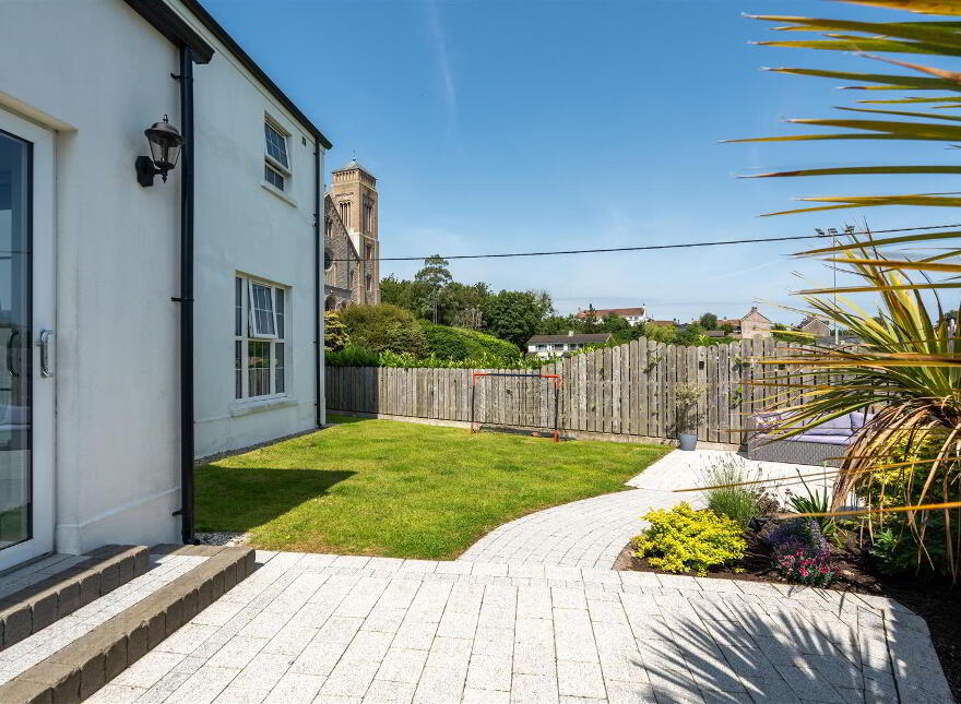 6 Hollymount Hall, Saintfield, BT24 7FU