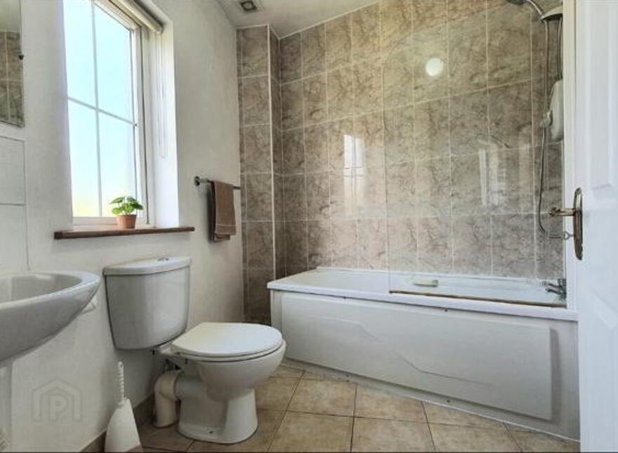 12 Cannon's Court, Mountcharles, F94CD88