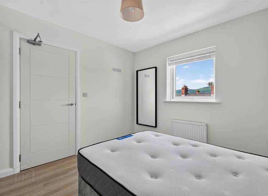 Apt 8, 4 Dayton Street, Belfast, BT13 2BX