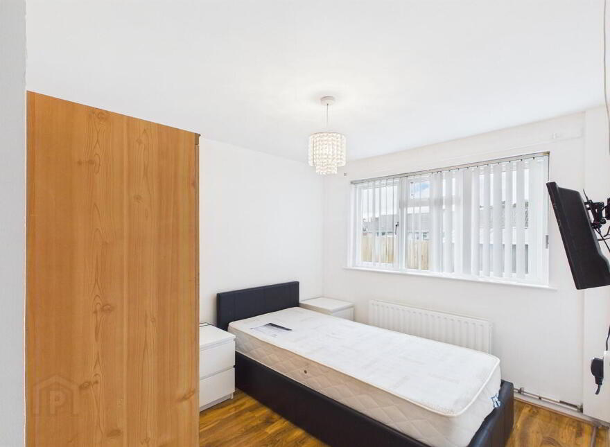 33 Archdale Drive, Belfast, BT8 7RF