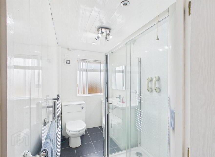 33 Archdale Drive, Belfast, BT8 7RF