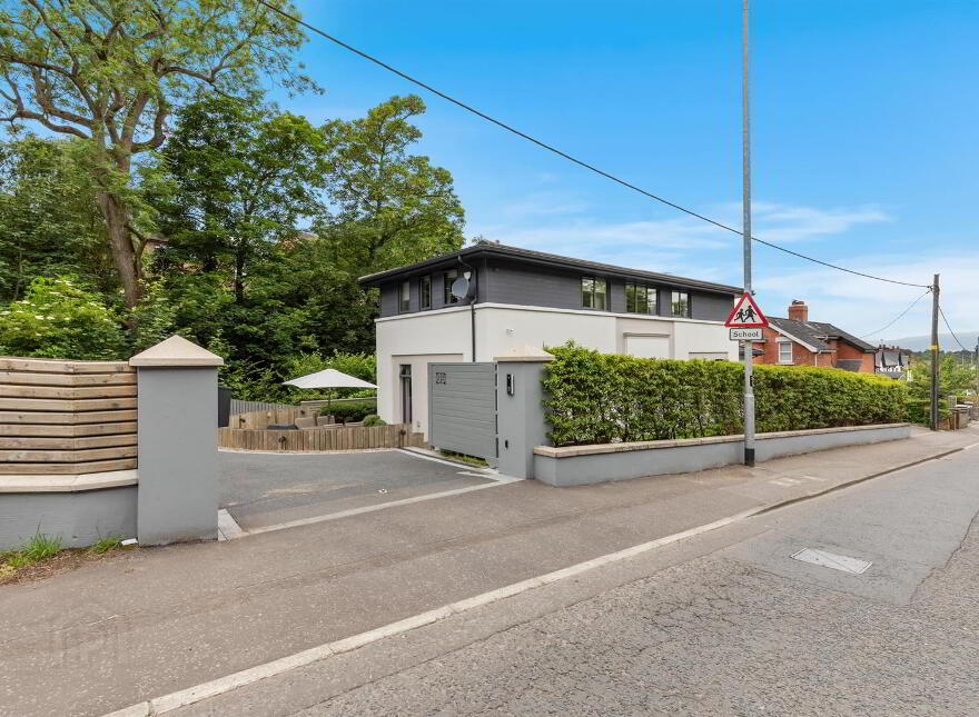 99 Gilnahirk Road, Belfast, BT5 7QL